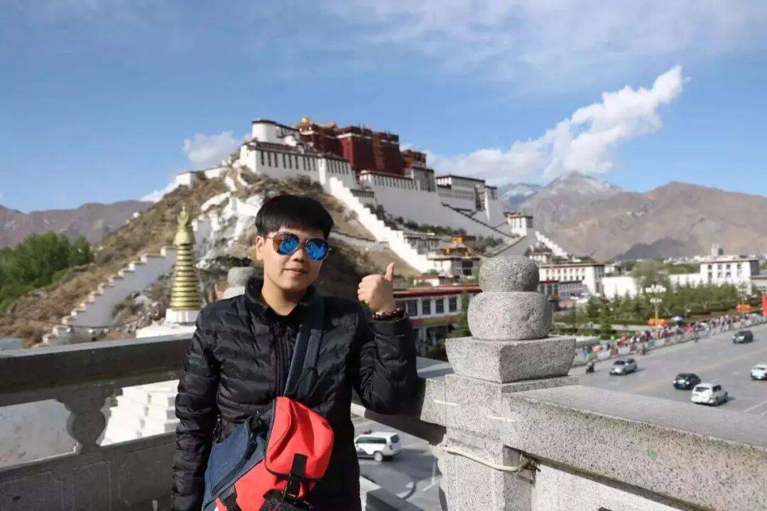 纸质火车票退场<strong></p>
<p>v币</strong>，每道折痕里都藏着远方、爱情与山河记忆