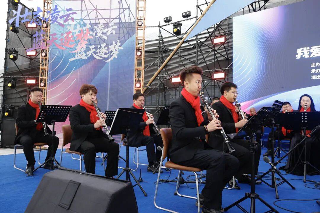 DNA彻底动了！全场跟唱<strong></p>
<p>夜币</strong>，这氛围太顶了！