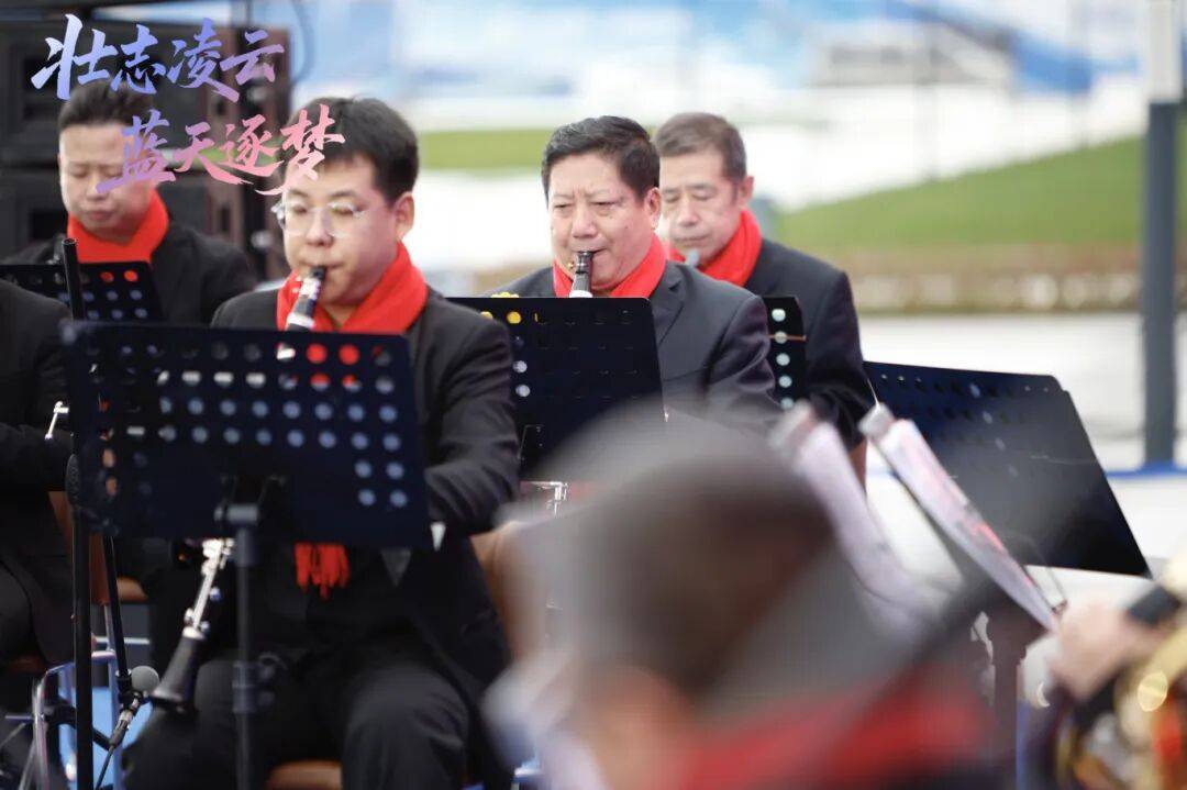 DNA彻底动了！全场跟唱<strong></p>
<p>夜币</strong>，这氛围太顶了！