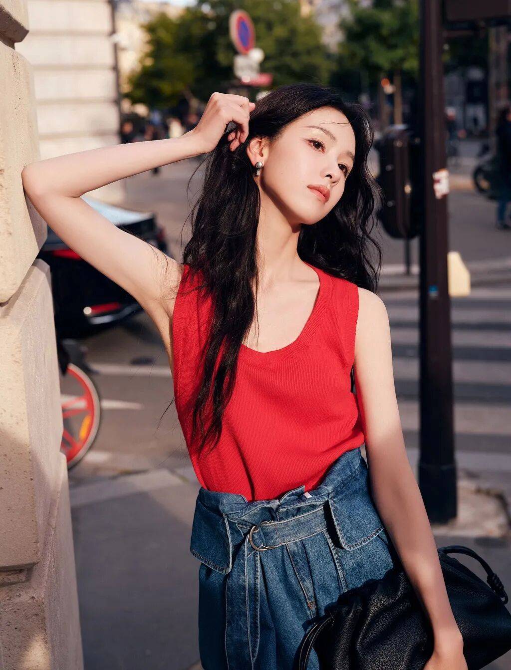 时装周上的女明星<strong></p>
<p>夜币</strong>，秋冬氛围感一键封顶！