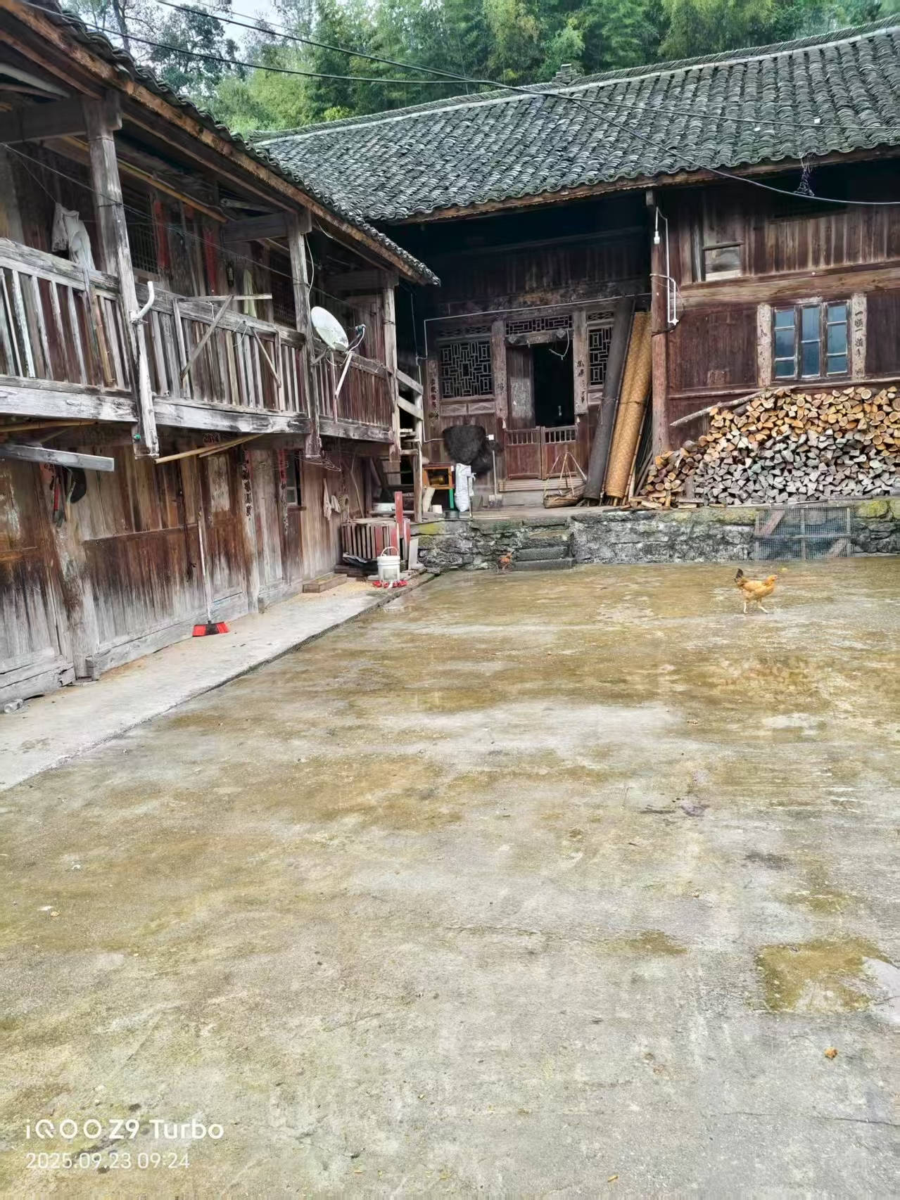 那个让老师骄傲的“调皮”班级！30年同学聚会<strong></p>
<p>洪币交易</strong>，还伴有一封来自贵州的感谢信