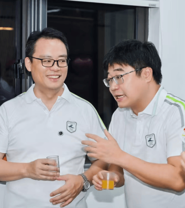 那个让老师骄傲的“调皮”班级！30年同学聚会<strong></p>
<p>洪币交易</strong>，还伴有一封来自贵州的感谢信