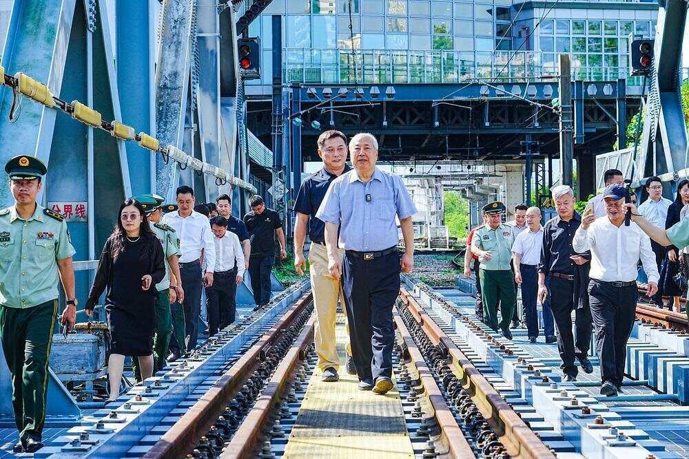 70年前<strong></p>
<p>星币一</strong>,钱学森经罗湖口岸归国!武警广东总队深圳第二支队开展纪念活动