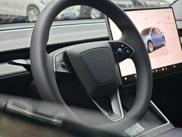 将特斯拉砍成“铁皮房”的<strong></p>
<p>币资讯</strong>，是马斯克新的万亿对赌协议