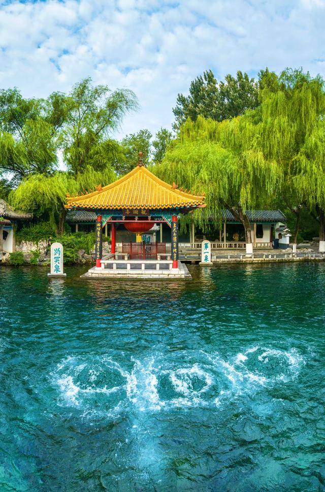 趵突泉地下水位突破30米大关<strong></p>
<p>币圈信息</strong>！济南泉水进入最佳观赏季