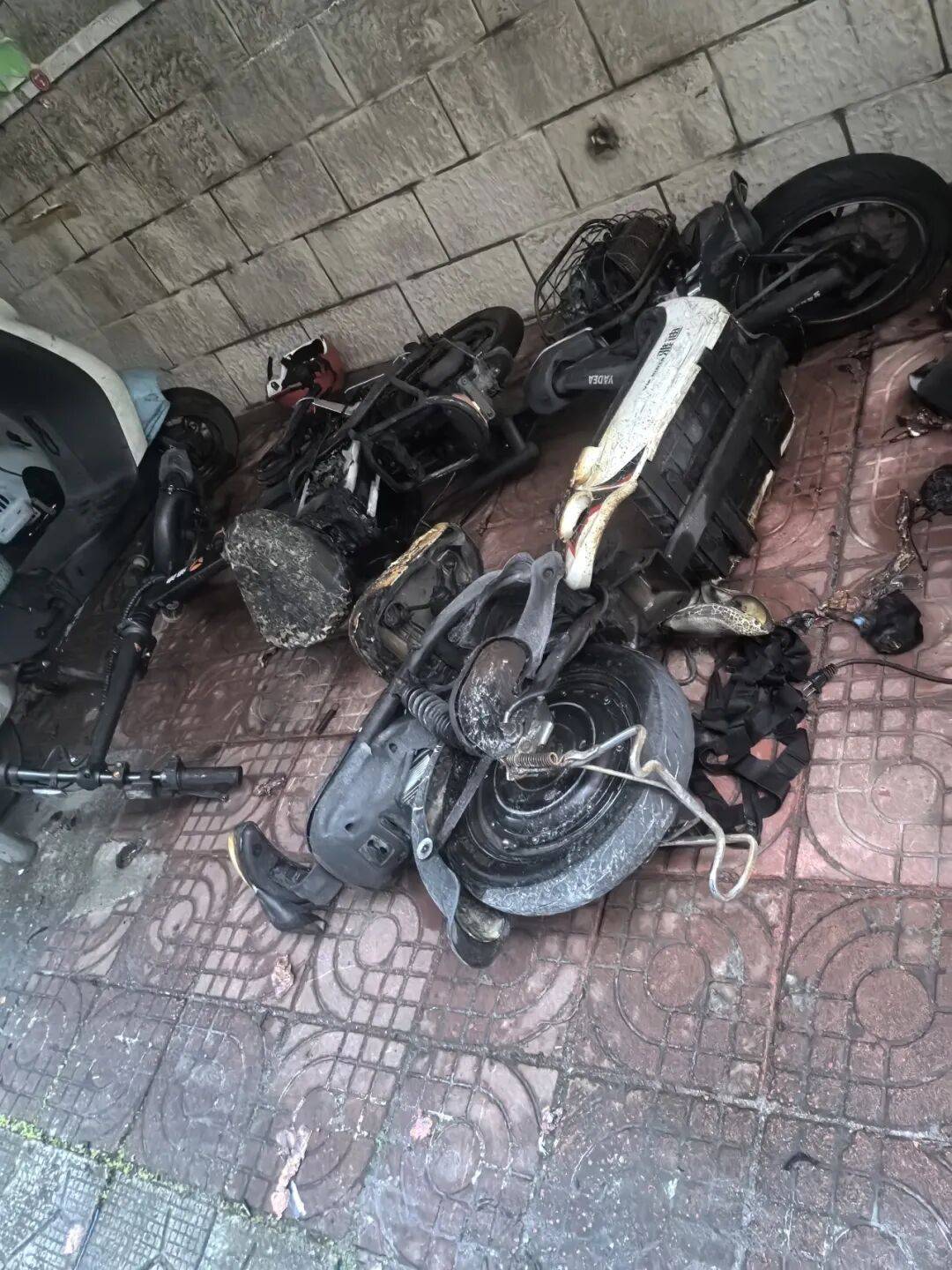 深圳一小区电动车管理引担忧<strong></p>
<p>有币下载</strong>，部门责令整改后，记者实探