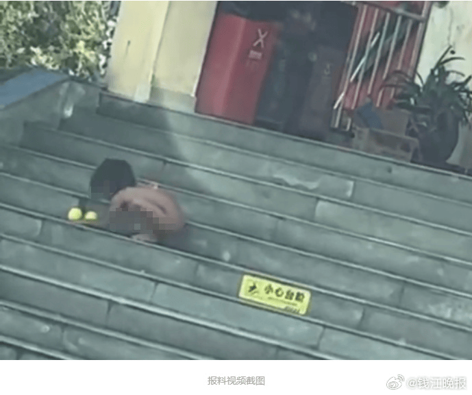 多方回应四川一高速服务区现“野人小孩”：有监护人陪伴<strong></p>
<p>王莽币</strong>，大山里长大的，从小就这样教育，没有违法犯罪情况