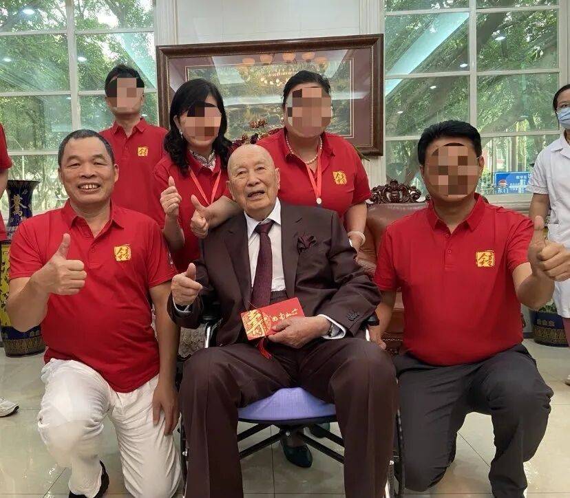 百岁院士声明“蹭合影”背后：双方交涉长达一年<strong></p>
<p>王莽币</strong>，均称付诸法律