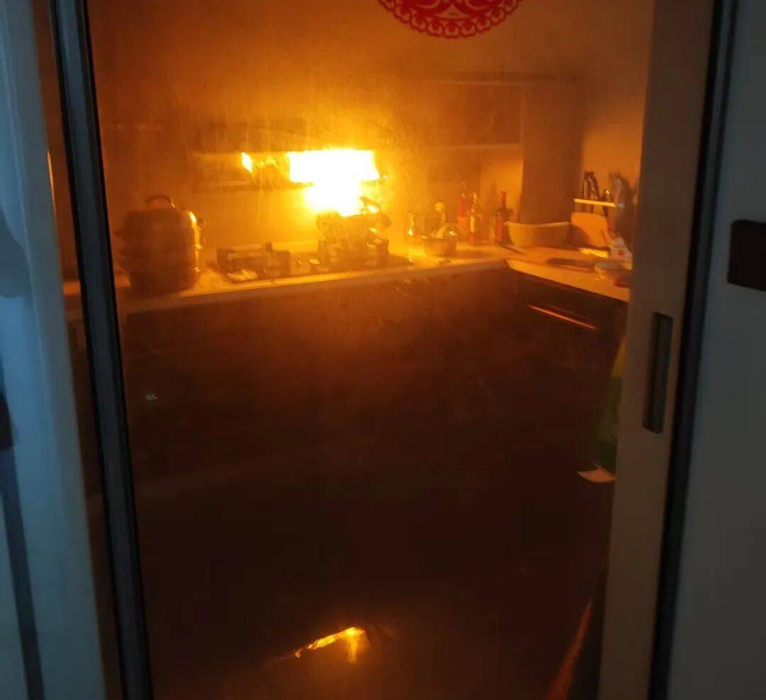 以案为鉴 | 家中起火前<strong></p>
<p>王莽币</strong>，他们都曾接到一通电话……