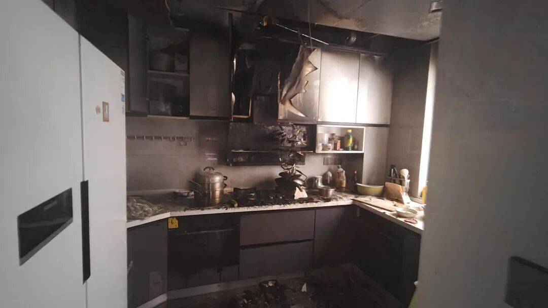 以案为鉴 | 家中起火前<strong></p>
<p>王莽币</strong>，他们都曾接到一通电话……