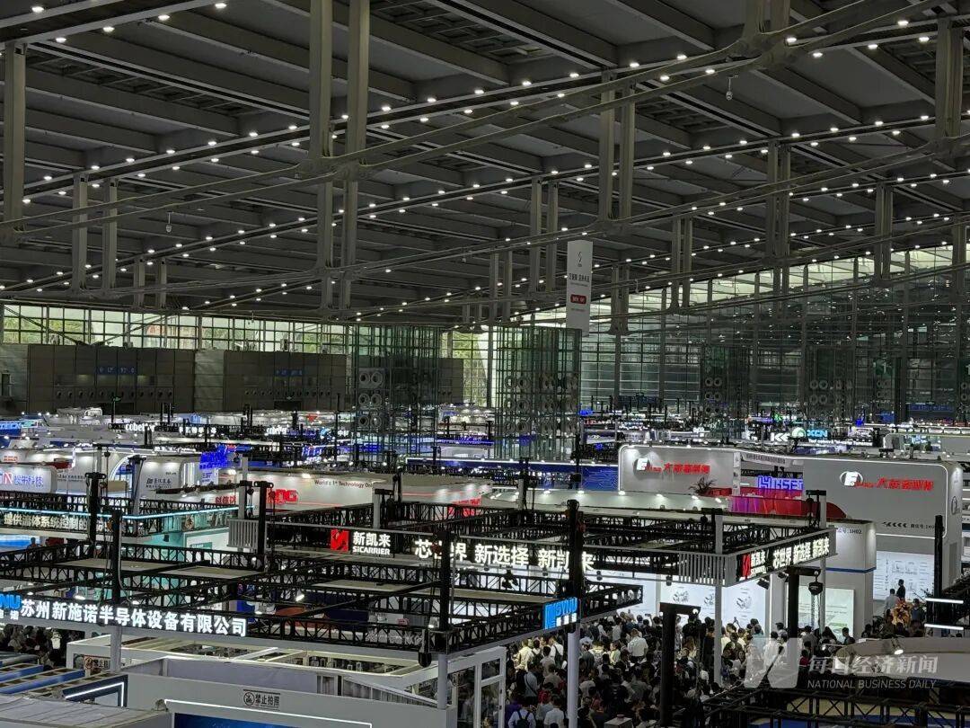 “我们特地赶早来的<strong></p>
<p>王莽币</strong>，你们的光刻机在哪里？”深圳一家成立才几年的公司，今天爆火！