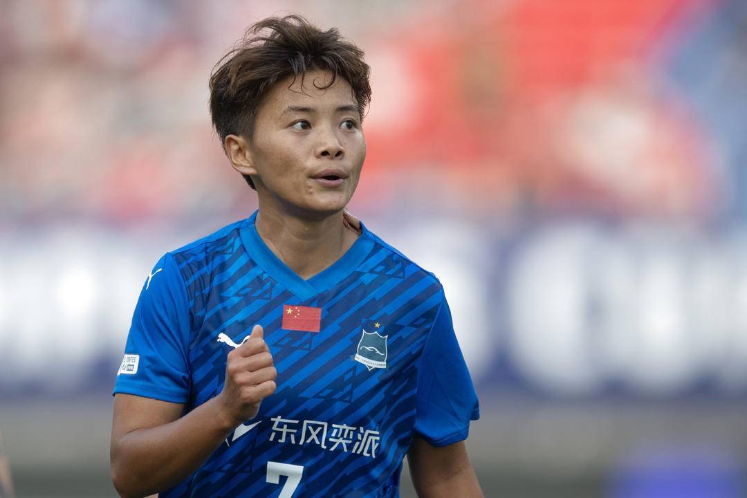 遗憾陪跑<strong></p>
<p>马兰币</strong>，王霜无缘当选“亚洲足球小姐”