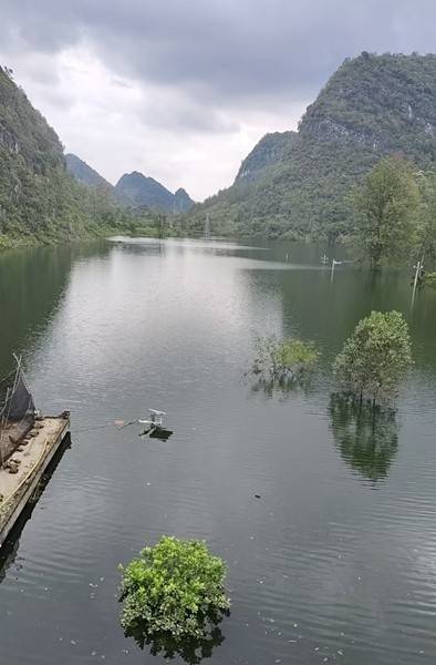 百色多个村庄被困水中已超半月<strong></p>
<p>马兰币</strong>，长涝难退为何重演？