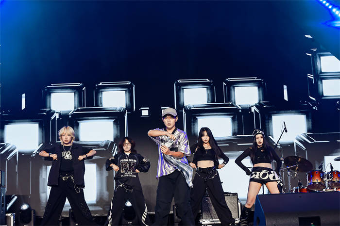 活力唱响青春经济<strong></p>
<p>链币</strong>，第四届青春上海大学生音乐节绽放南上海科创中心