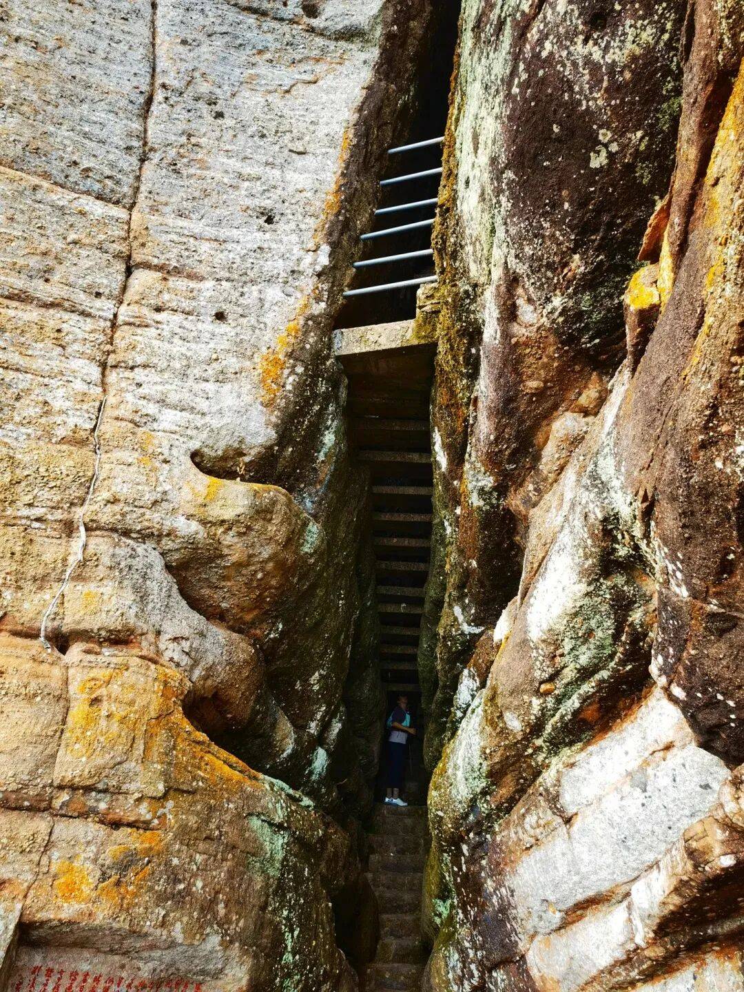 为什么年轻人迷上了爬山？ | 秋高气爽<strong></p>
<p>cbb炒币</strong>，是时候出发了→