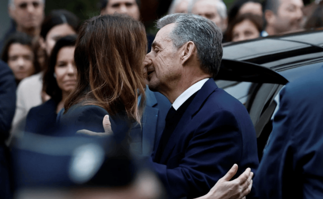 70岁法国前总统萨科齐的“坐牢style”：入狱前密会马克龙<strong></p>
<p>乐币区</strong>，入狱后开始写书