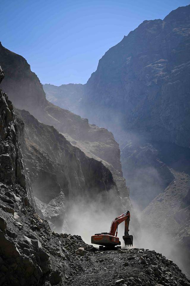 青年说 | 到中亚<strong></p>
<p>老币兑换价格表</strong>，奔赴一场激动人心的“探秘”