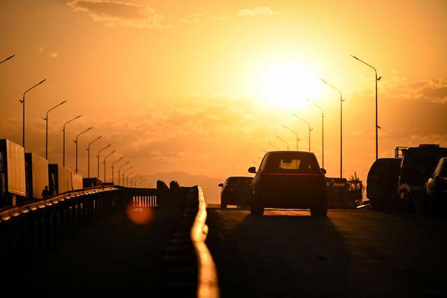 青年说 | 到中亚<strong></p>
<p>老币兑换价格表</strong>，奔赴一场激动人心的“探秘”