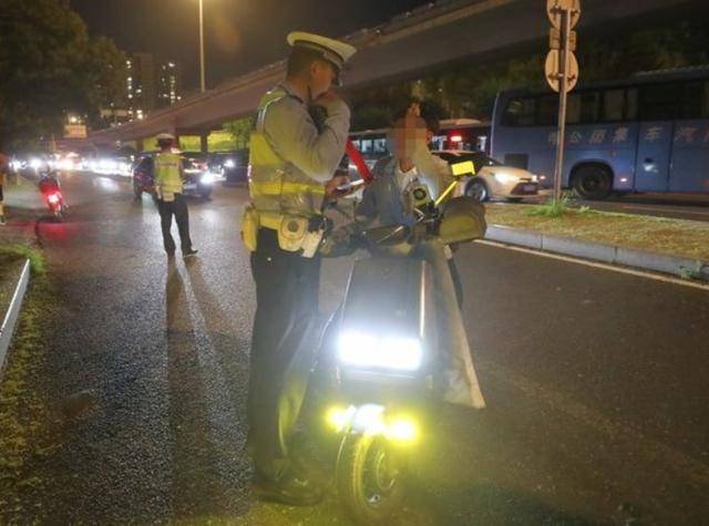 北京“电子眼”开始抓拍电动自行车违法<strong></p>
<p>kin币交易</strong>，试点审核录入电动自行车违法行为3.8万起