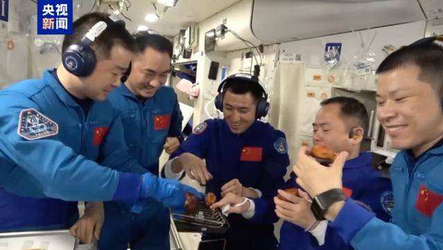 太空烧烤？？来看航天员们的“吃饭历程”<strong></p>
<p>链和币</strong>！