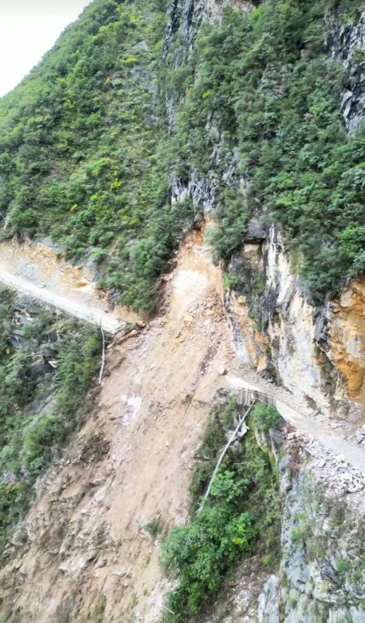 重庆网红“挂壁公路”垮塌<strong></p>
<p>微爱农场彩虹币</strong>,附近村民外出绕行已半月盼修复,当地:已完成排危,正在修