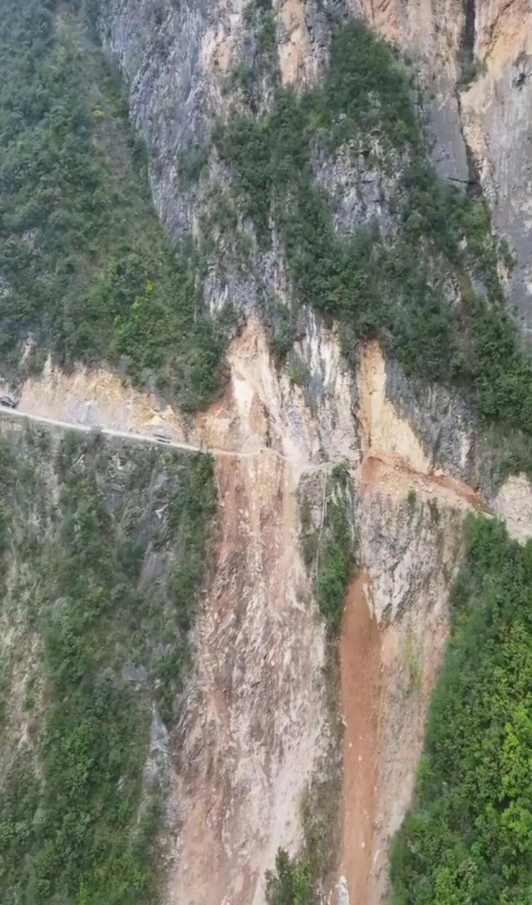 重庆网红“挂壁公路”垮塌<strong></p>
<p>微爱农场彩虹币</strong>,附近村民外出绕行已半月盼修复,当地:已完成排危,正在修