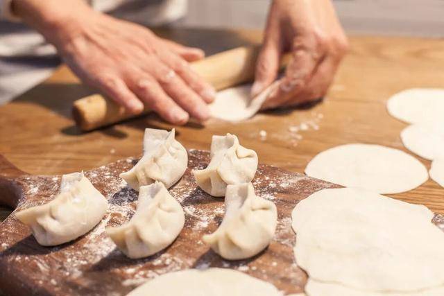 百年难遇“早立冬”来了<strong></p>
<p>亚泰坊币</strong>！有啥讲究？早看早准备！