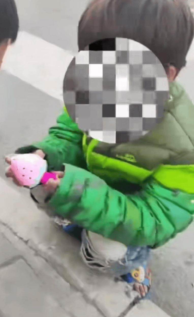 当地妇联回应“妈妈去世，8岁女孩冬天穿拖鞋外出”：已联合民政等部门介入帮扶