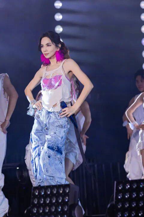 陈嘉桦<strong></p>
<p>借币炒币</strong>，不慌不忙的惊艳