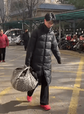 担心烧煤取暖不安全<strong></p>
<p>借币炒币</strong>，山东济宁17岁男孩偷偷接爷爷奶奶进城，父亲点赞：比我做得强