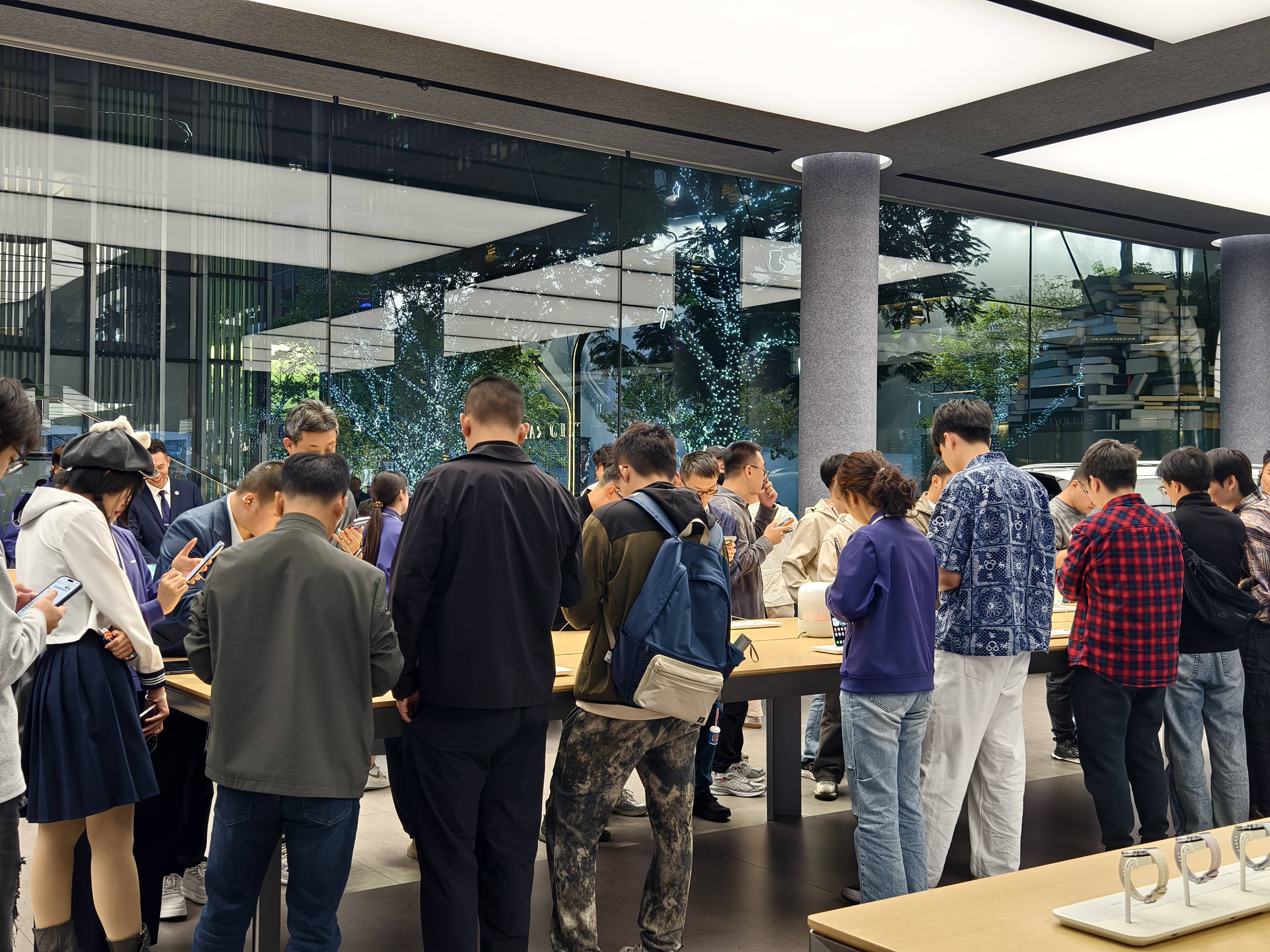 独家｜华为Mate80首批备货30万台左右<strong></p>
<p>炒币规则</strong>，渠道商称“定价很有魄力”