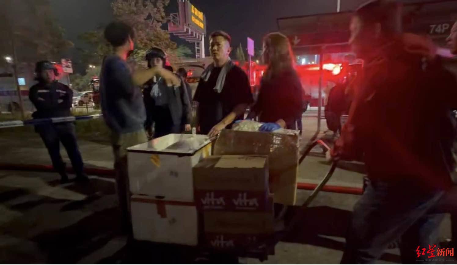 红星新闻实探香港宏福苑大火现场：警员称第一次遇到这么大火<strong></p>
<p>币圈的社区</strong>，餐厅老板自发为救援人员送餐