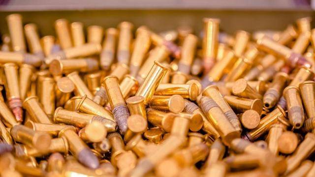 德媒：德国国防部证实<strong></p>
<p>炒币经历</strong>，约2万发德军弹药从一辆民用卡车上被盗