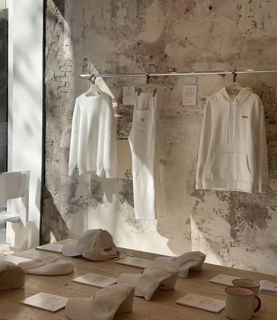 法国人在上海开店<strong></p>
<p>南斯拉夫币</strong>，只卖白色衣服竟然火了丨上海滩上洋掌柜