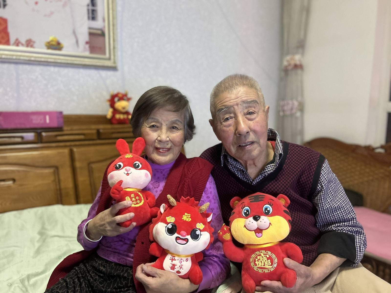 女子晒照对比奶奶自爷爷去世9个月后变化：再也不是时髦的老太太了<strong></p>
<p>南斯拉夫币</strong>，评论区泪目