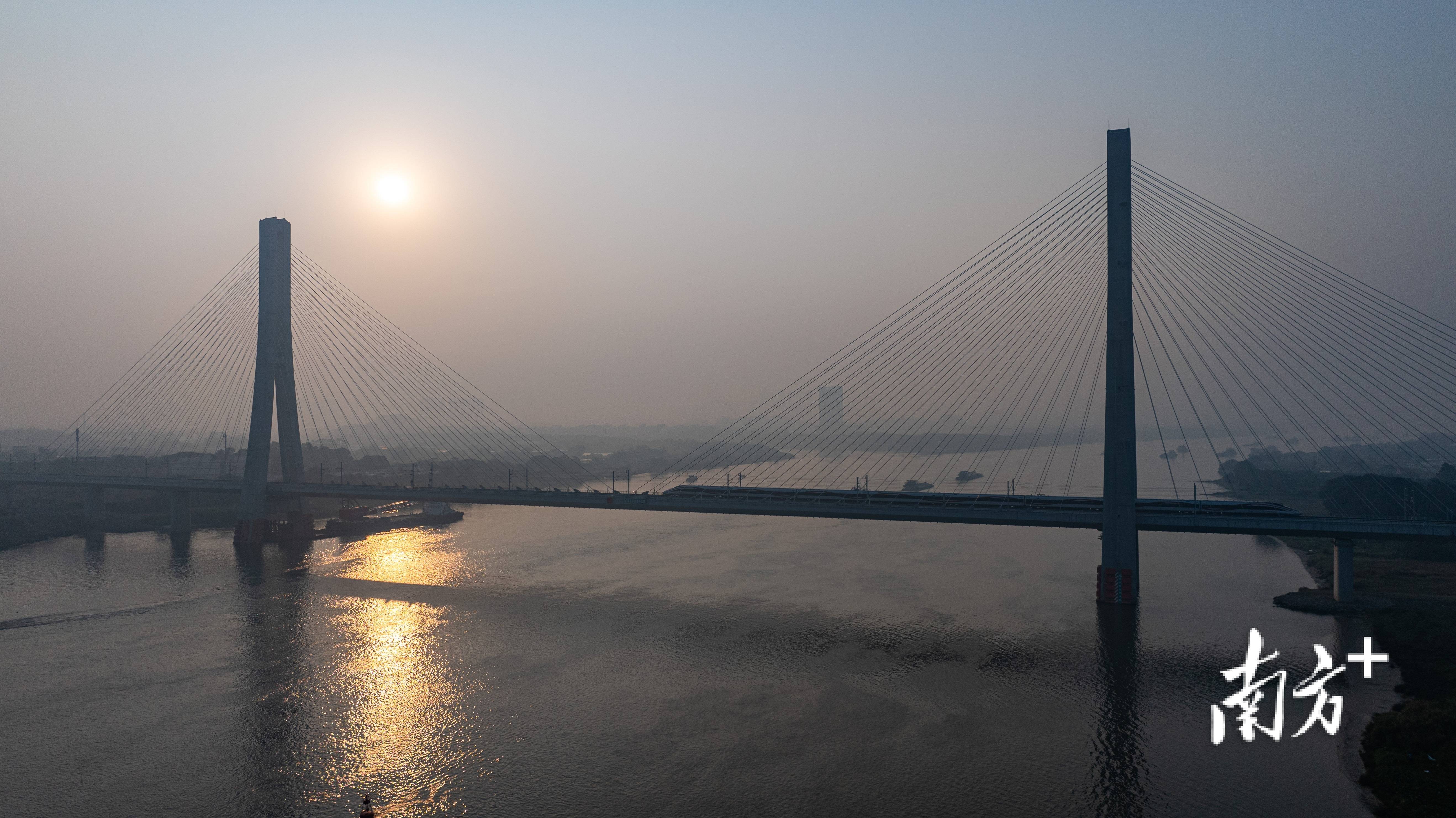 广东这两条高铁<strong></p>
<p>南斯拉夫币</strong>，即将开通！