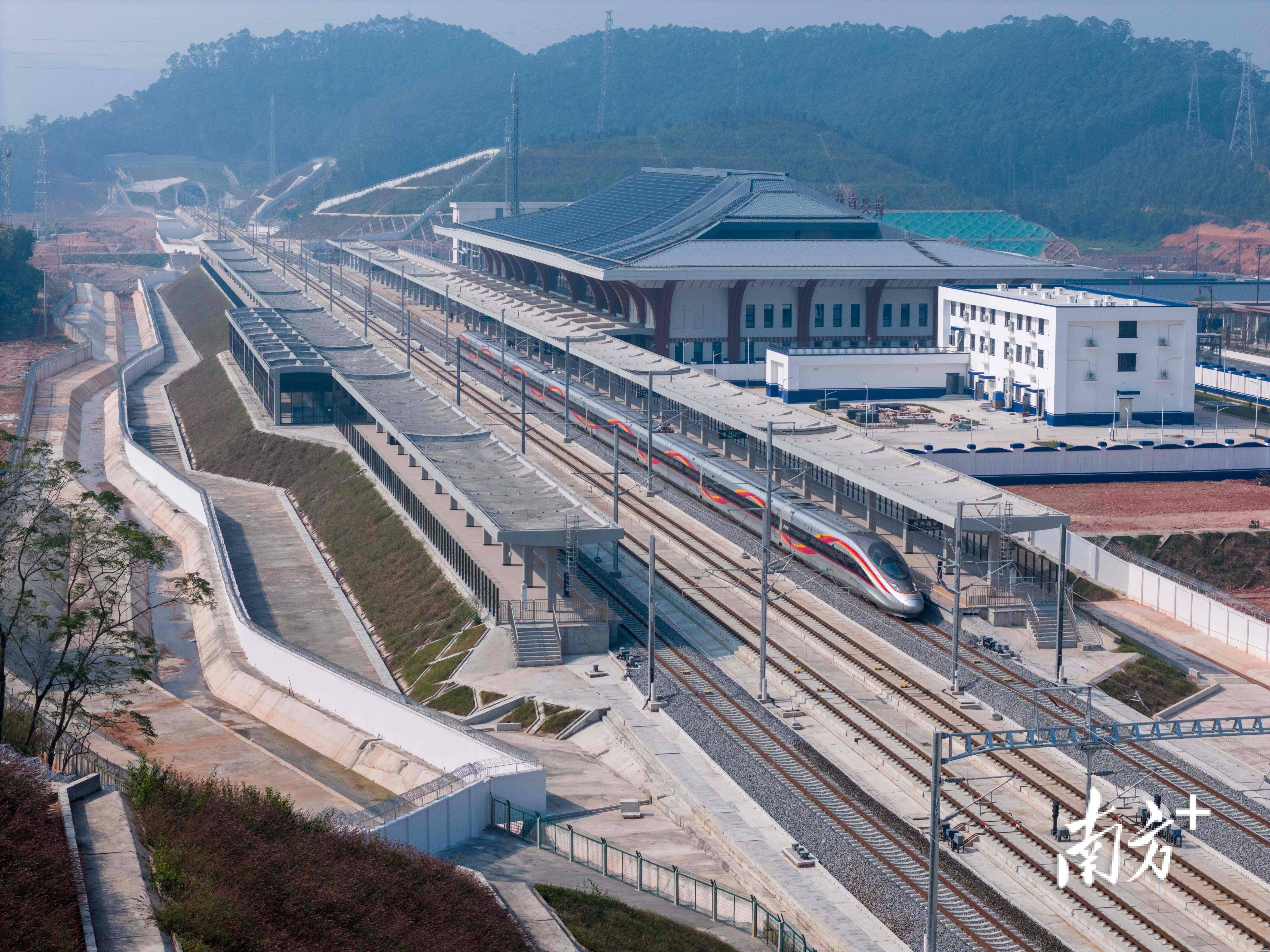 广东这两条高铁<strong></p>
<p>南斯拉夫币</strong>，即将开通！