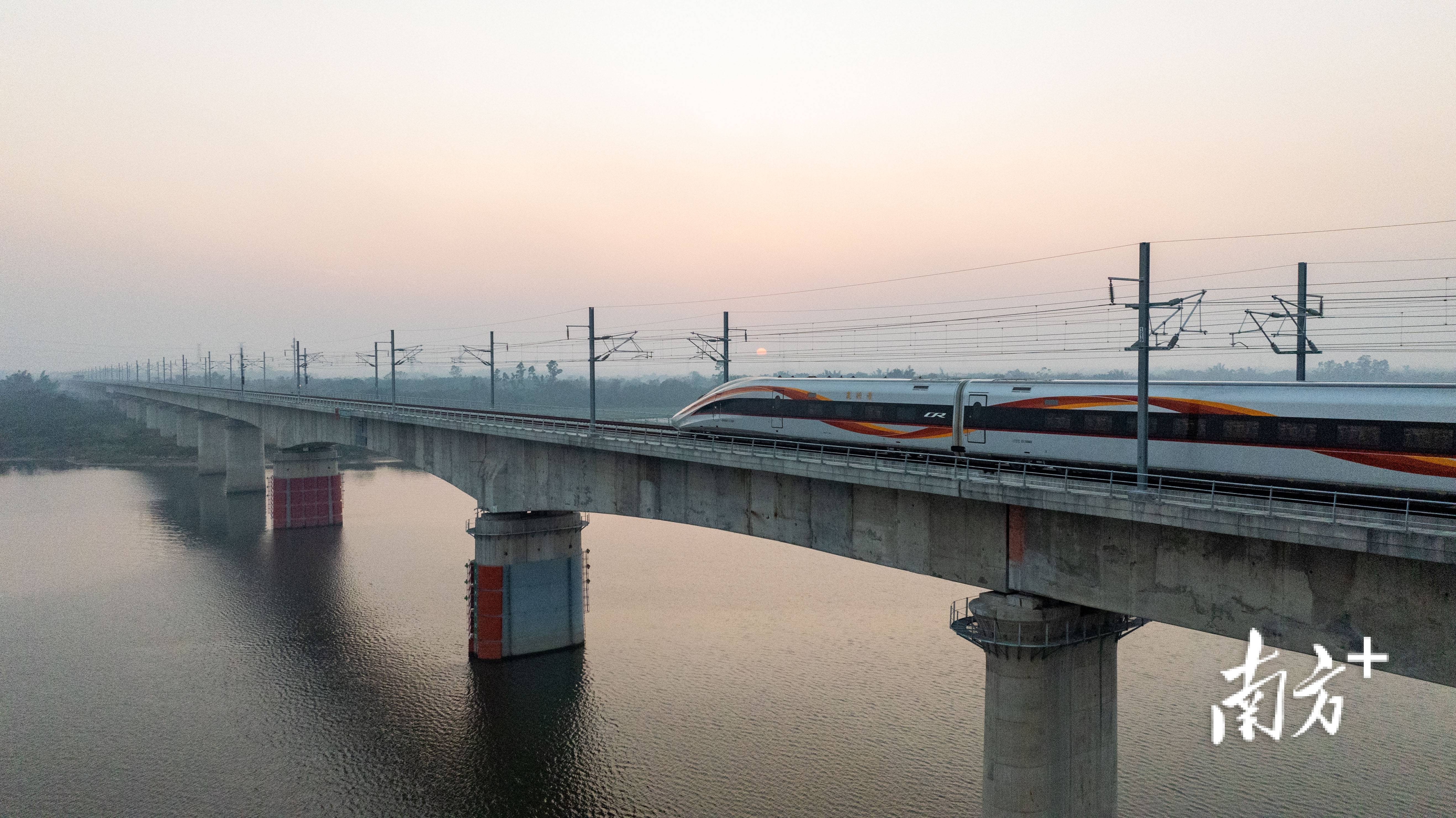 广东这两条高铁<strong></p>
<p>南斯拉夫币</strong>，即将开通！