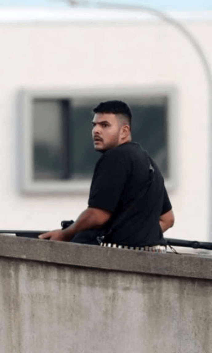 悉尼枪手被制服<strong></p>
<p>币网行情app</strong>，愤怒民众猛踩头部，调查显示枪手合法持有六支枪