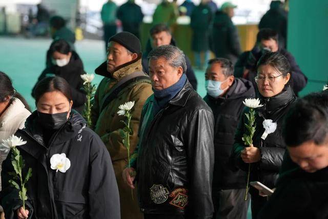 何晴之子追思：妈妈很喜欢雪<strong></p>
<p>币网行情app</strong>，北京这场雪好像是为她而下