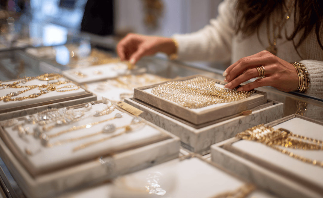 潮汕老板卖0.1克黄金<strong></p>
<p>币网行情app</strong>，今年已进账62亿