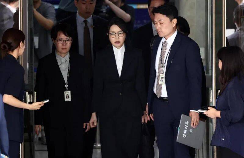 尹锡悦宣布戒严当晚<strong></p>
<p>炒币爆仓</strong>，金建希与其激烈争吵，称“一切因你毁了”