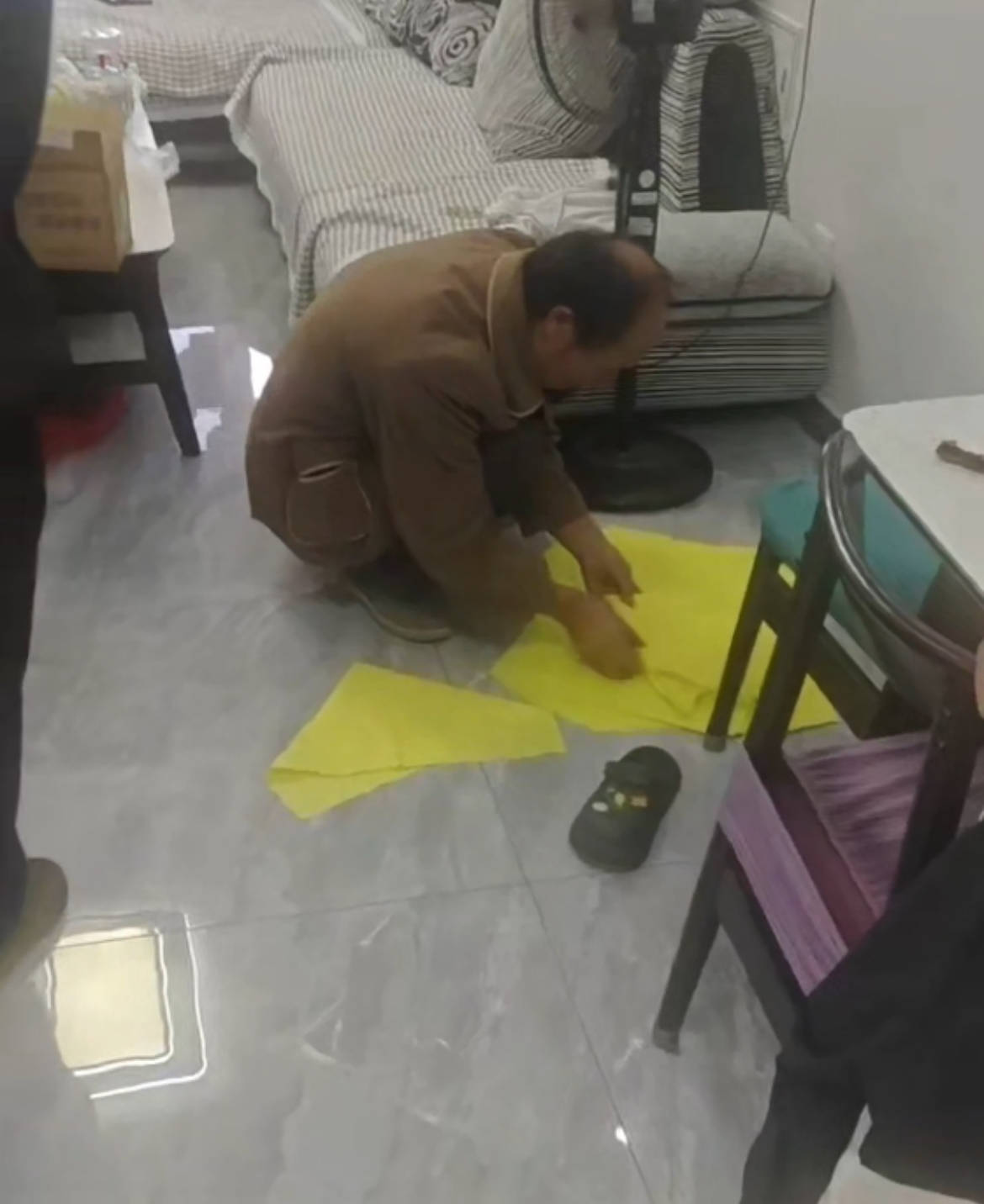 疑因离婚多年的前妻订婚<strong></p>
<p>炒币看盘</strong>，临沂一男子上门将其杀害，死者家属：检方已提起公诉