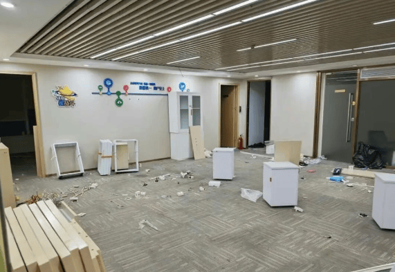 突然爆雷<strong></p>
<p>币升值</strong>，深圳总部已人去楼空，有人投入700多万元……