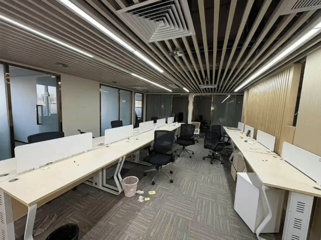 突然爆雷<strong></p>
<p>币升值</strong>，深圳总部已人去楼空，有人投入700多万元……