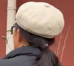 太夸张！上海人比比谁家楼下井盖多！有人家门口100个<strong></p>
<p>炒币神器</strong>，“走路难！到处都像贴膏药”...