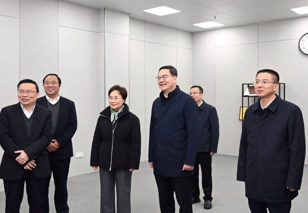 盛阅春熊征宇到武汉大学华中科技大学调研并召开座谈会