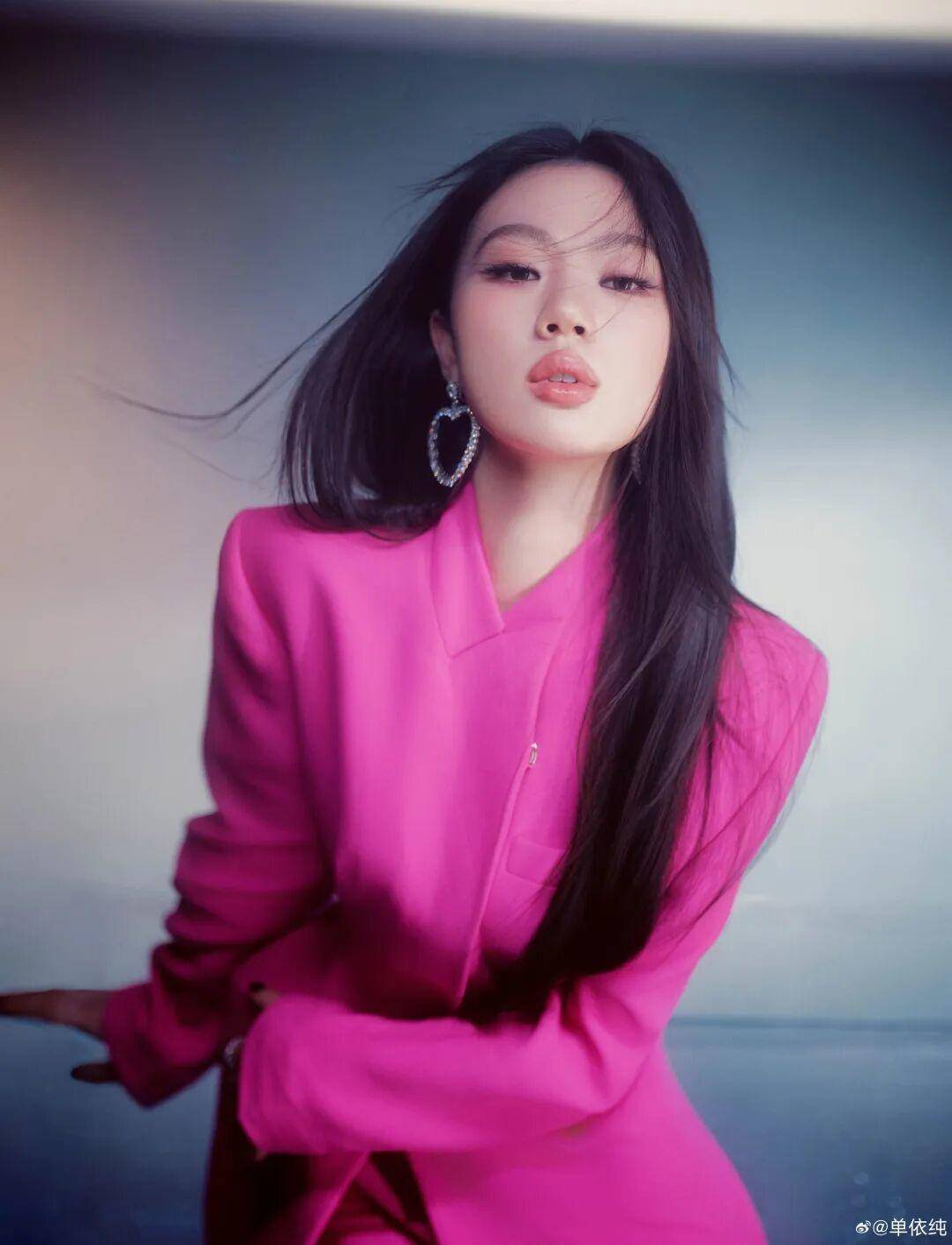 吴向飞喊话李荣浩道歉：未授权唱我的歌；李荣浩火速回应：请列明场次<strong></p>
<p>币符</strong>，若侵权一定赔偿道歉